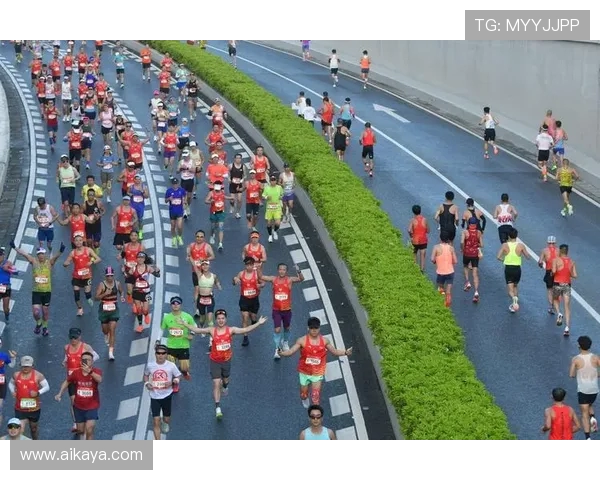 广州城市马拉松精彩点评街舞队默契配合展现活力与激情